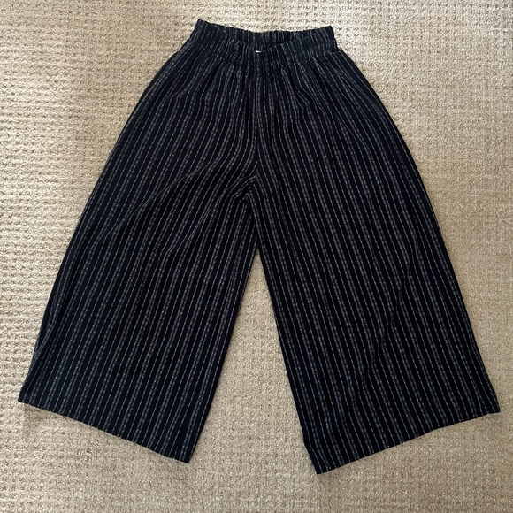 Wide Leg Pant - Picture 2 of 3